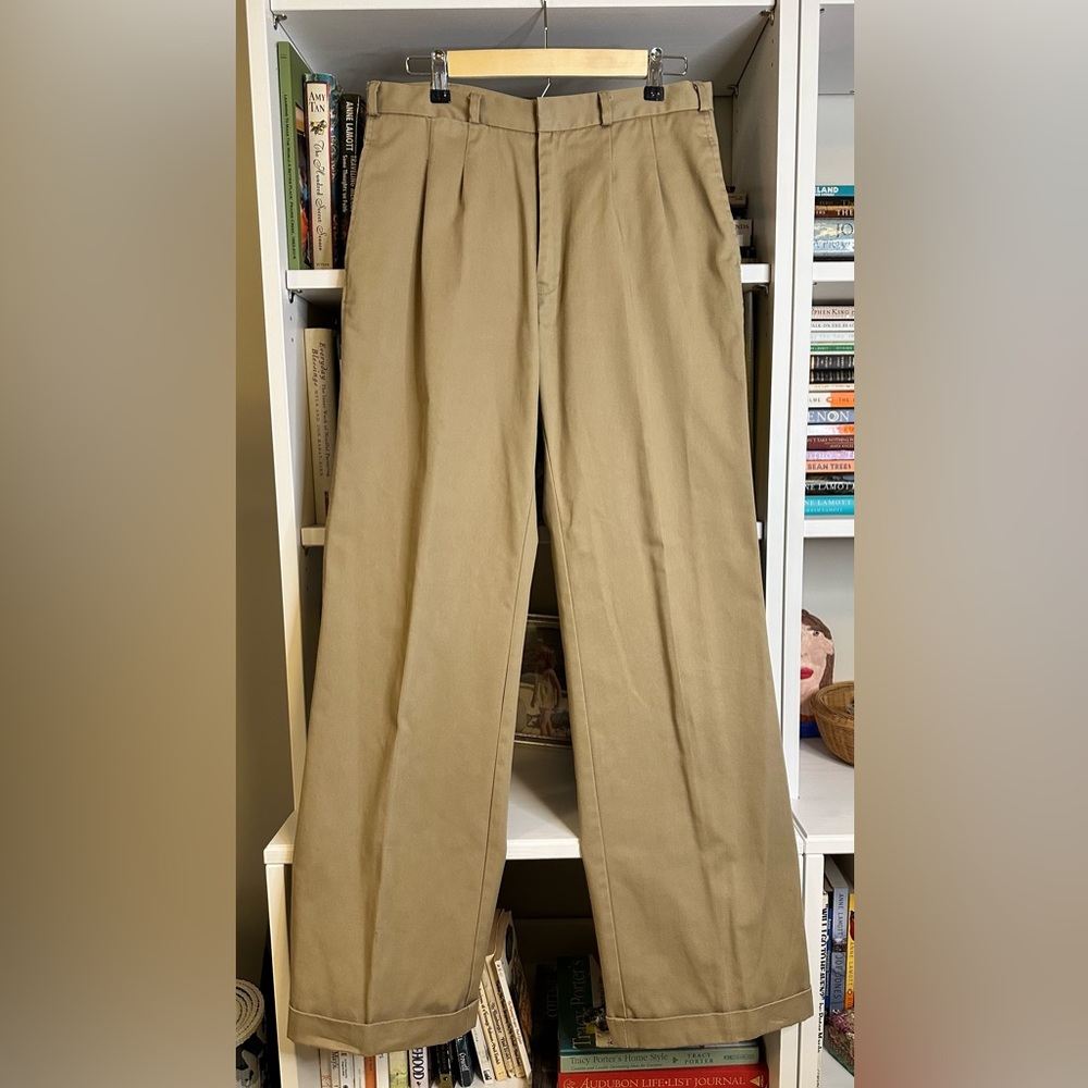 Patagonia Vintage Khaki Pants.  Amazing Cut!  Size 32